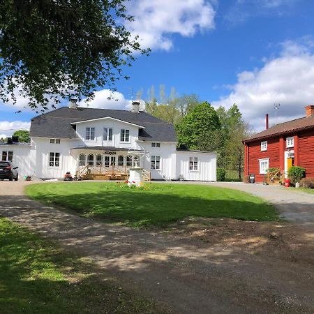 Bredsjoe Gamla Herrgard White Dream Mansion Hallefors  Exterior photo