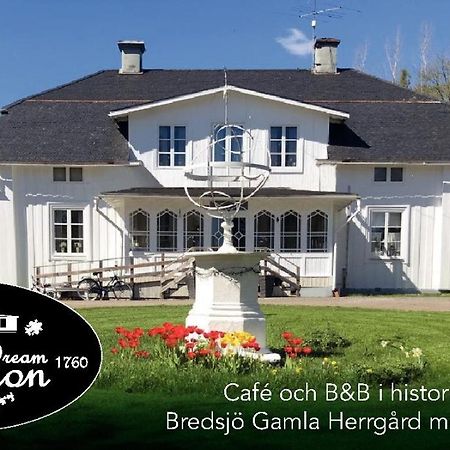 Bredsjoe Gamla Herrgard White Dream Mansion Hallefors  Exterior photo