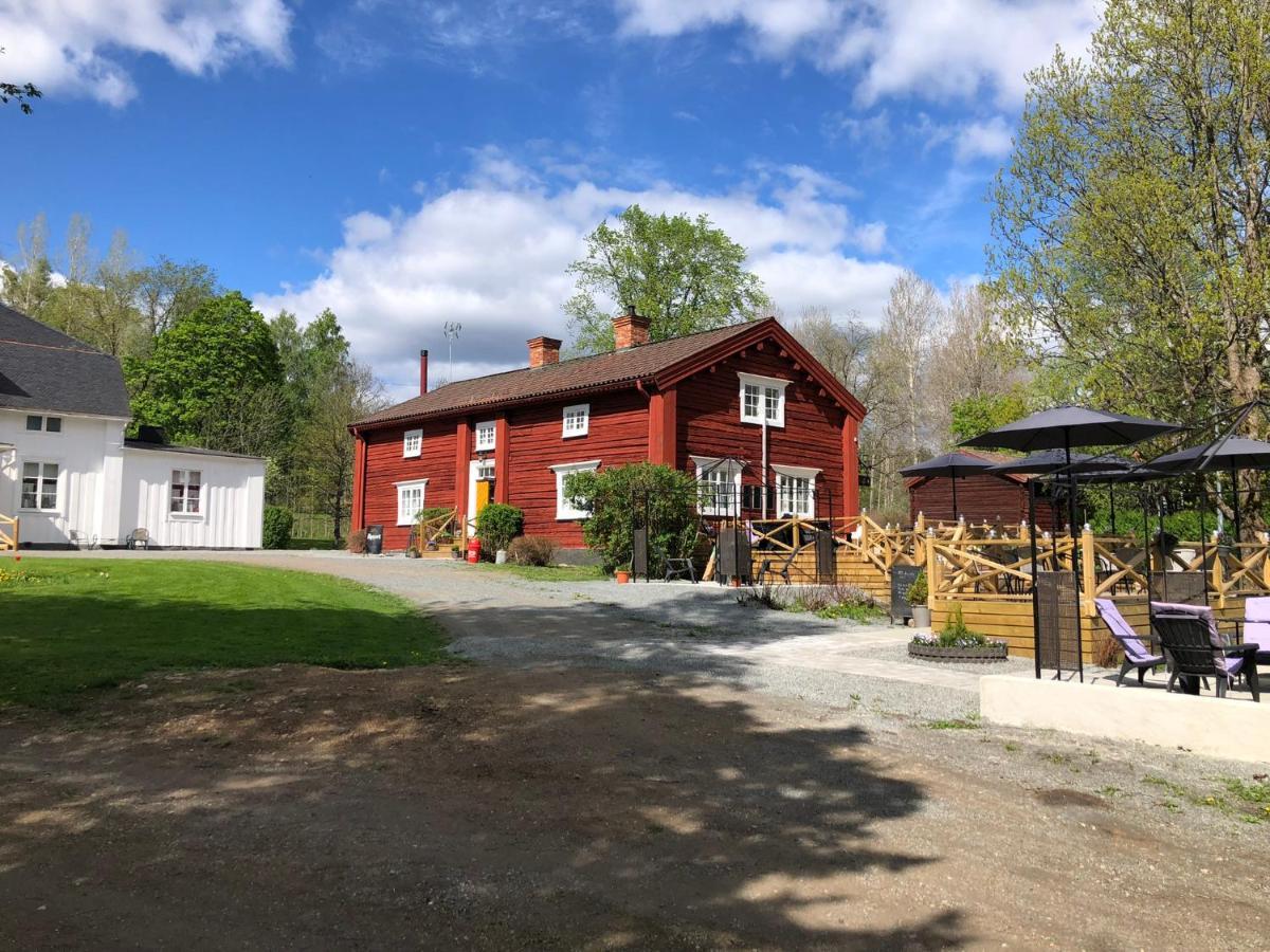 Bredsjoe Gamla Herrgard White Dream Mansion Hallefors  Exterior photo